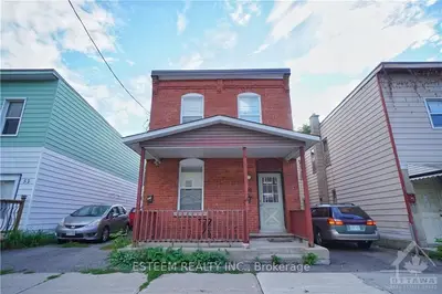 50 STIRLING Avenue 1/2, West Centre Town, ON K1Y 1P8