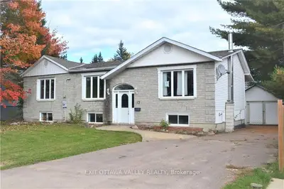 37 AUDREY Street, Petawawa, ON K8H 1N5