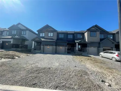323 GRACKLE Street, Blossom Park - Airport and Area, ON K1X 0G6