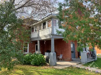 20 BANK Street S, Renfrew, ON K7V 2E4