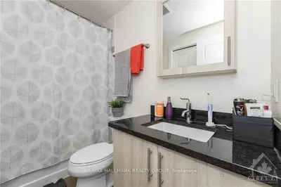 300 LETT Street 604, West Centre Town, ON K1R 0A8