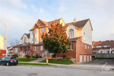 4482 HARPER Avenue, Cyrville - Carson Grove - Pineview, ON K1J 1E1