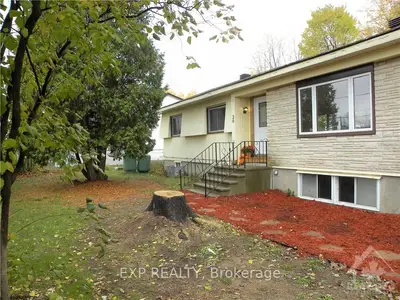 20 MOHNS Avenue, Petawawa, ON K8H 2G6