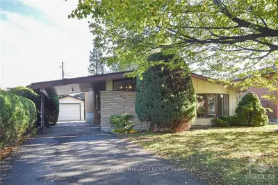 2257 HORTON Street, Elmvale Acres and Area, ON K1G 3E7