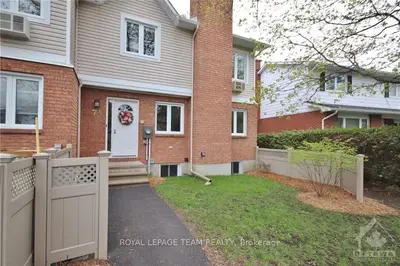 7 HENRY GOULBURN Street A, Stittsville - Munster - Richmond, ON K2S 1N7