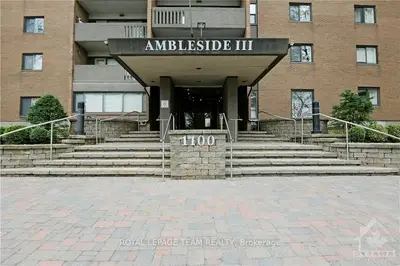 1100 Ambleside Drive 513, Woodroffe, On K2b 8g6