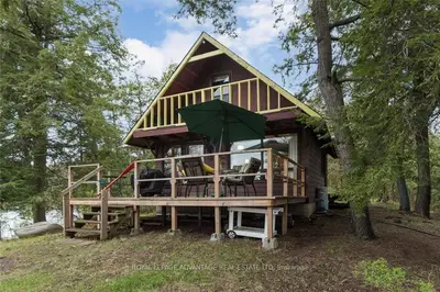 8 UB6A Road, Rideau Lakes, ON K0E 1G0