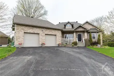 1534 BLACK STALLION Way, Greely - Metcalfe - Osgoode - Vernon and Area, ON K4P 1P2