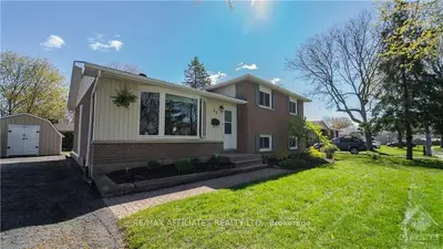 13 MEIGHEN Crescent, Brockville, ON K6V 3J8