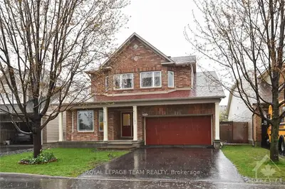 302 NESTLETON Avenue, Orleans - Cumberland and Area, ON K4A 0A4