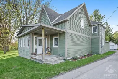 2 MILL Street, North Stormont, ON K0C 1W0