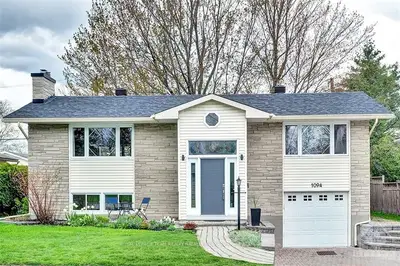 1094 CROMWELL Drive, Billings Bridge - Riverside Park and Area, ON K1V 6K5