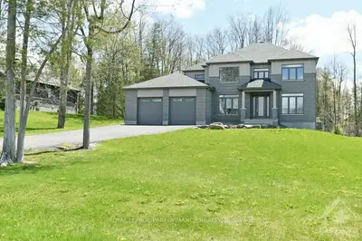1882 CEDARLAKES Way, Greely - Metcalfe - Osgoode - Vernon and Area, ON K4P 0E4