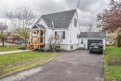 7 TRUELOVE Street, Whitewater Region, ON K0J 1K0