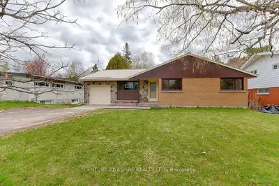22 BARRY Street, Laurentian Valley, ON K8A 7L5