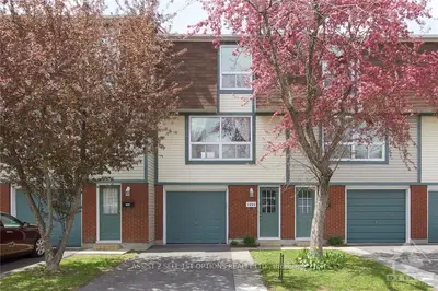 1946 GARDEN PARK Lane, Blackburn Hamlet, ON K1B 5B2