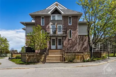 2 STONEBANK Crescent 1, Bells Corners and South to Fallowfield, ON K2H 9M4
