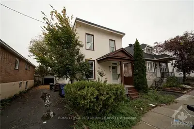 185 CARILLON Street, Vanier and Kingsview Park, ON K1L 5X9