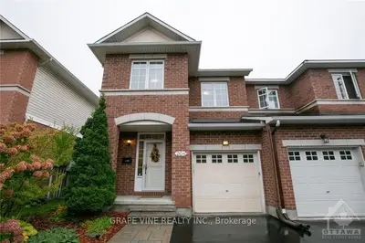 204 ROYAL GALA, Cyrville - Carson Grove - Pineview, ON K1B 1E1