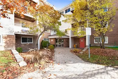 280 BRITTANY Drive 401, Manor Park - Cardinal Glen and Area, ON K1K 4M4