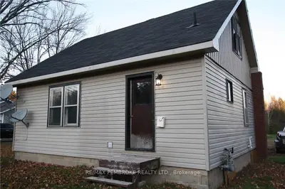 2689 PETAWAWA Boulevard, Petawawa, ON K8H 1Y2