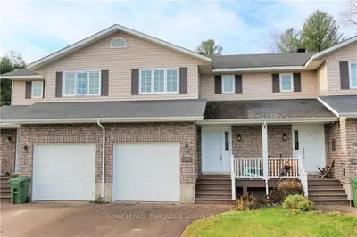 2083 SANDSTONE Crescent, Petawawa, ON K8H 0B2