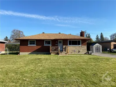 9 SKIPTON Road, South of Baseline to Knoxdale, ON K2G 0Y8
