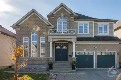 194 INGERSOLL Crescent, Kanata, ON K2T 0C8