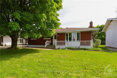 2714 ULSTER Crescent, Billings Bridge - Riverside Park and Area, ON K1V 8J6