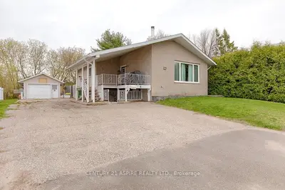 8 MARY Street, Petawawa, ON K8H 1R5