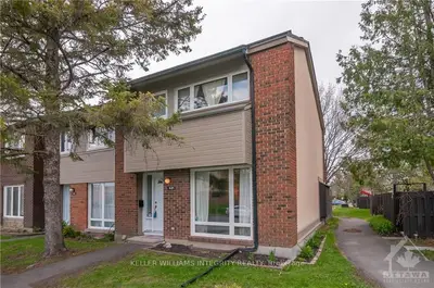 21 MIDLAND Crescent 5, South of Baseline to Knoxdale, ON K2H 8P6