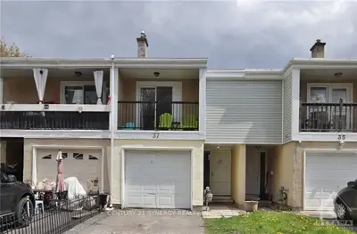 37 TYBALT Crescent, Bells Corners and South to Fallowfield, ON K2H 8J6