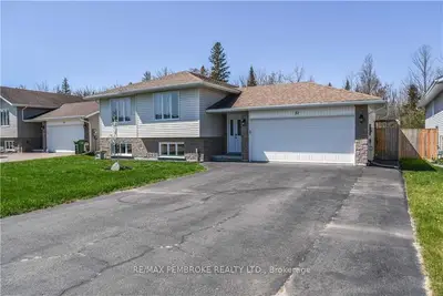 51 OAK Avenue, Petawawa, ON K8H 0B5