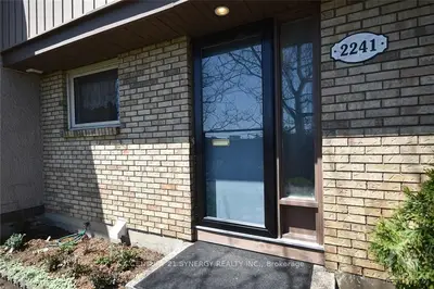 2241 STONEHENGE Crescent, Cyrville - Carson Grove - Pineview, ON K1B 4N7