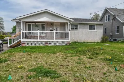 32 MARY Street, Petawawa, ON K8H 1R9