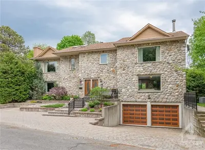 11 ASPEN Grove, Crystal Bay - Rocky Point - Bayshore, ON K2H 8Z9