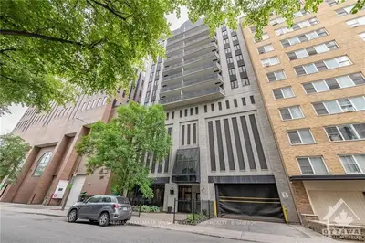 18 NEPEAN Street 902, Ottawa Centre, ON K2P 2L2