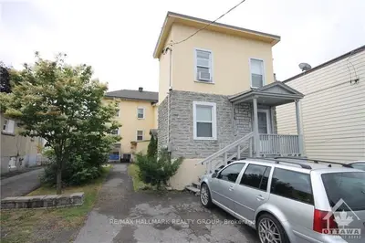 176 CARILLON Street, Vanier and Kingsview Park, ON K1L 5Y1