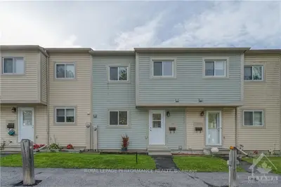 192 TEAL Crescent, Orleans - Cumberland and Area, ON K1E 2C4