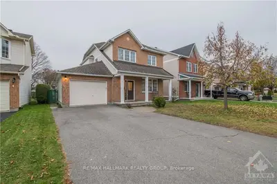 6084 LONGLEAF Drive, Orleans - Convent Glen and Area, ON K1W 1G3