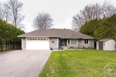 3762 MAPLESHORE Drive, North Grenville, ON K0G 1J0
