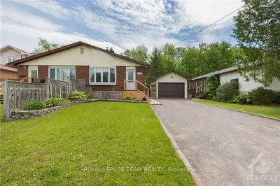 1920 QUEENSDALE Avenue, Blossom Park - Airport and Area, ON K1T 1K1