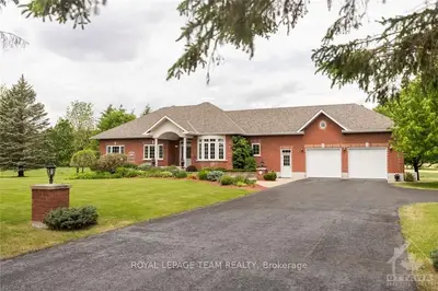 2367 ROGER STEVENS Drive, Manotick - Kars - Rideau Twp and Area, ON K0A 2T0