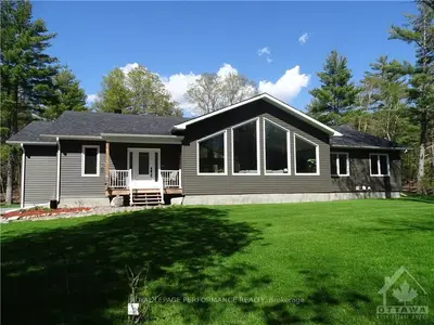 140 MCALLISTER Road, Lanark Highlands, ON K0A 3L0