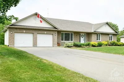 3028 Drew Drive, North Dundas, ON K0E 1W0
