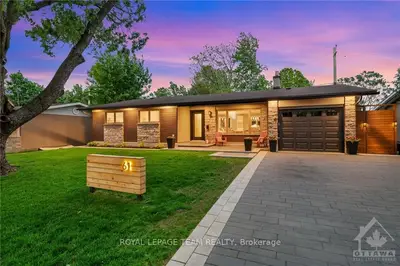 61 STILLWATER Drive, Crystal Bay - Rocky Point - Bayshore, ON K2H 5K3