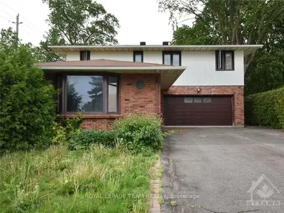 1 NICOL Street, Beacon Hill North - South and Area, ON K1J 8A4
