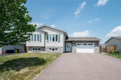 33 GREENVALE Crescent, Petawawa, ON K8H 3S2