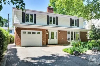 1821 DEVLIN Crescent, Alta Vista and Area, ON K1H 5T5