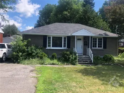 885 BLAIR Road 2, Beacon Hill North - South and Area, ON K1J 7M7